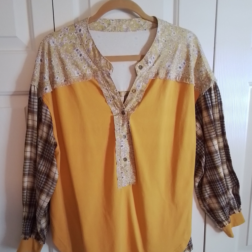 Gold Plaid Long Sleeve Blouse - Picture 2 of 6